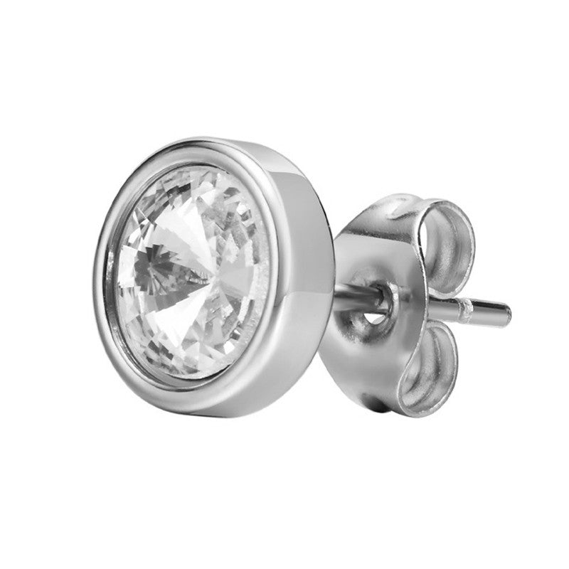 Rico's ørestik i blankt stål med rund klar zirkonia 8 mm fra Rico's.